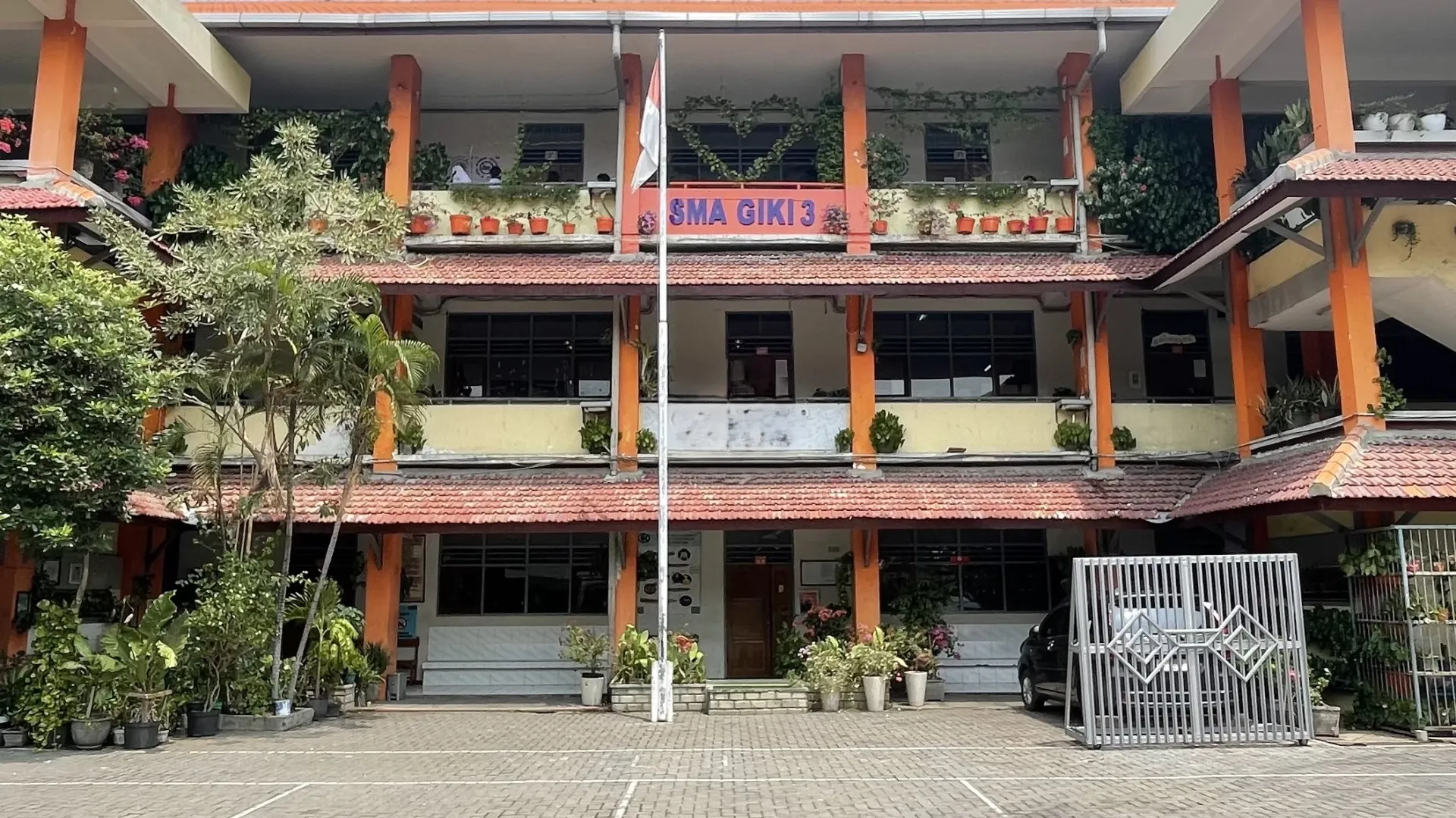 Membentuk Karakter, Mengukir Prestasi